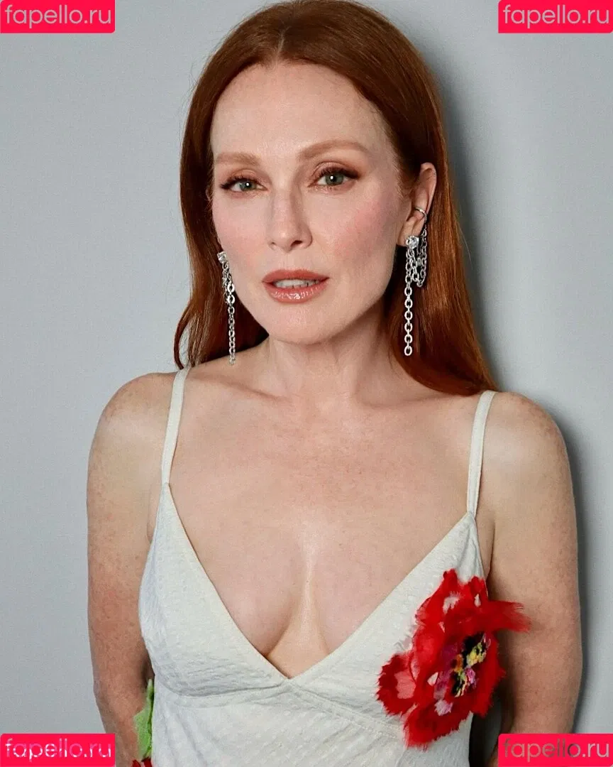 Julianne Moore Onlyfans Photo Gallery 