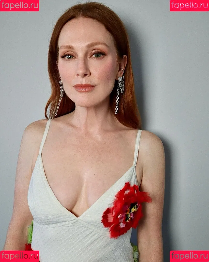 Julianne Moore Onlyfans Photo Gallery 