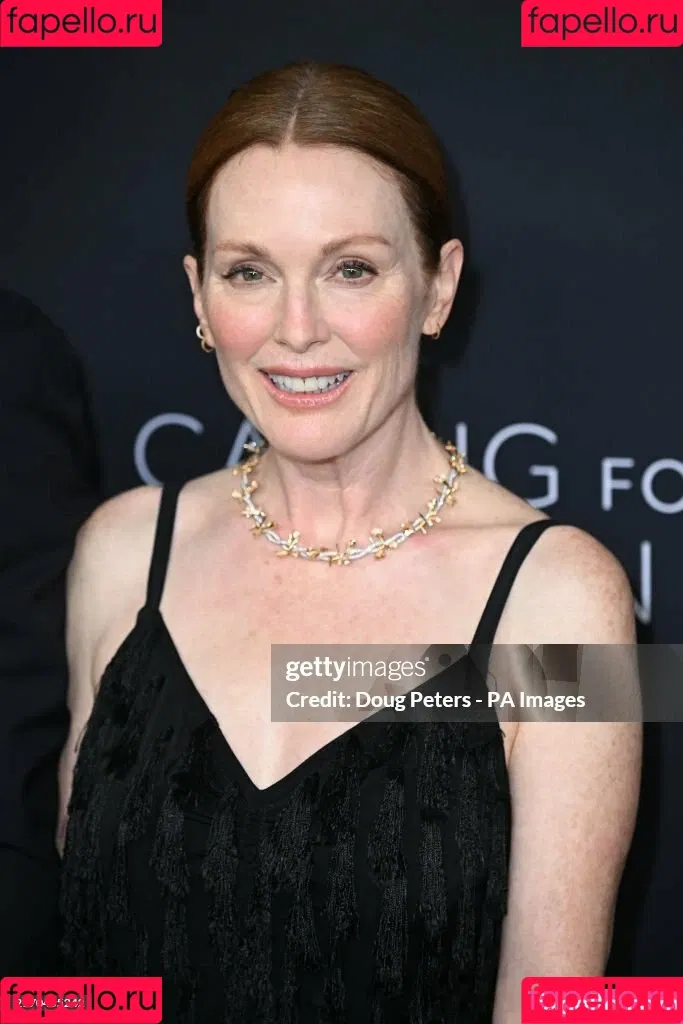 Julianne Moore Onlyfans Photo Gallery 