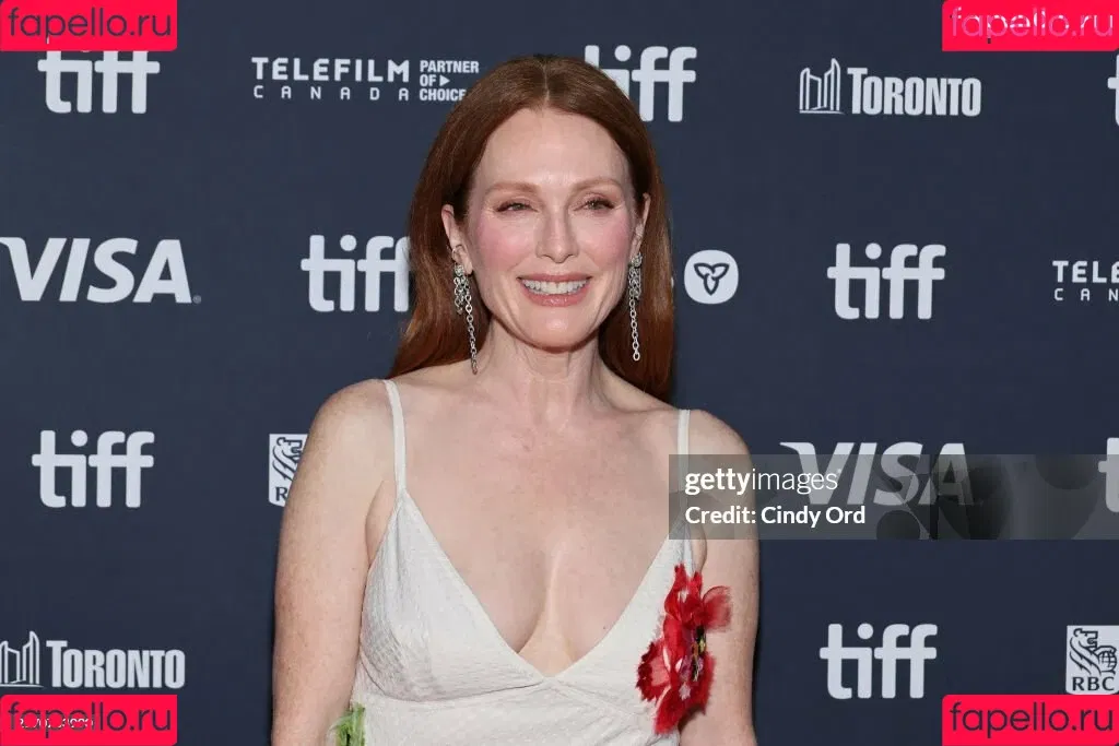 Julianne Moore Onlyfans Photo Gallery 