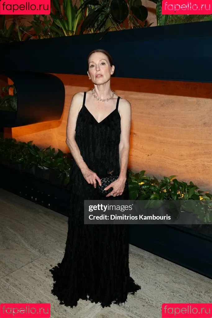 Julianne Moore Onlyfans Photo Gallery 
