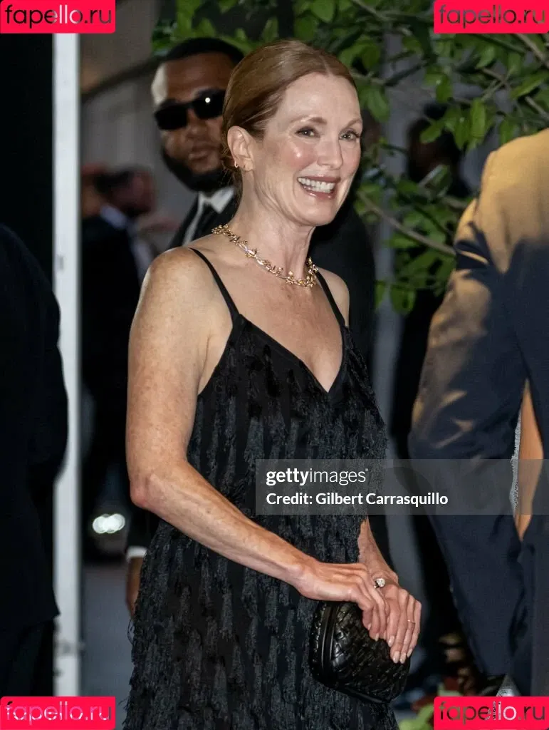 Julianne Moore Onlyfans Photo Gallery 