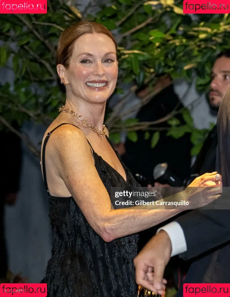 Julianne Moore Onlyfans Photo Gallery 