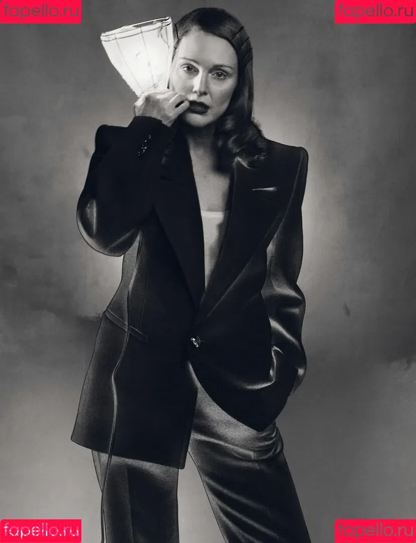 Julianne Moore Onlyfans Photo Gallery 