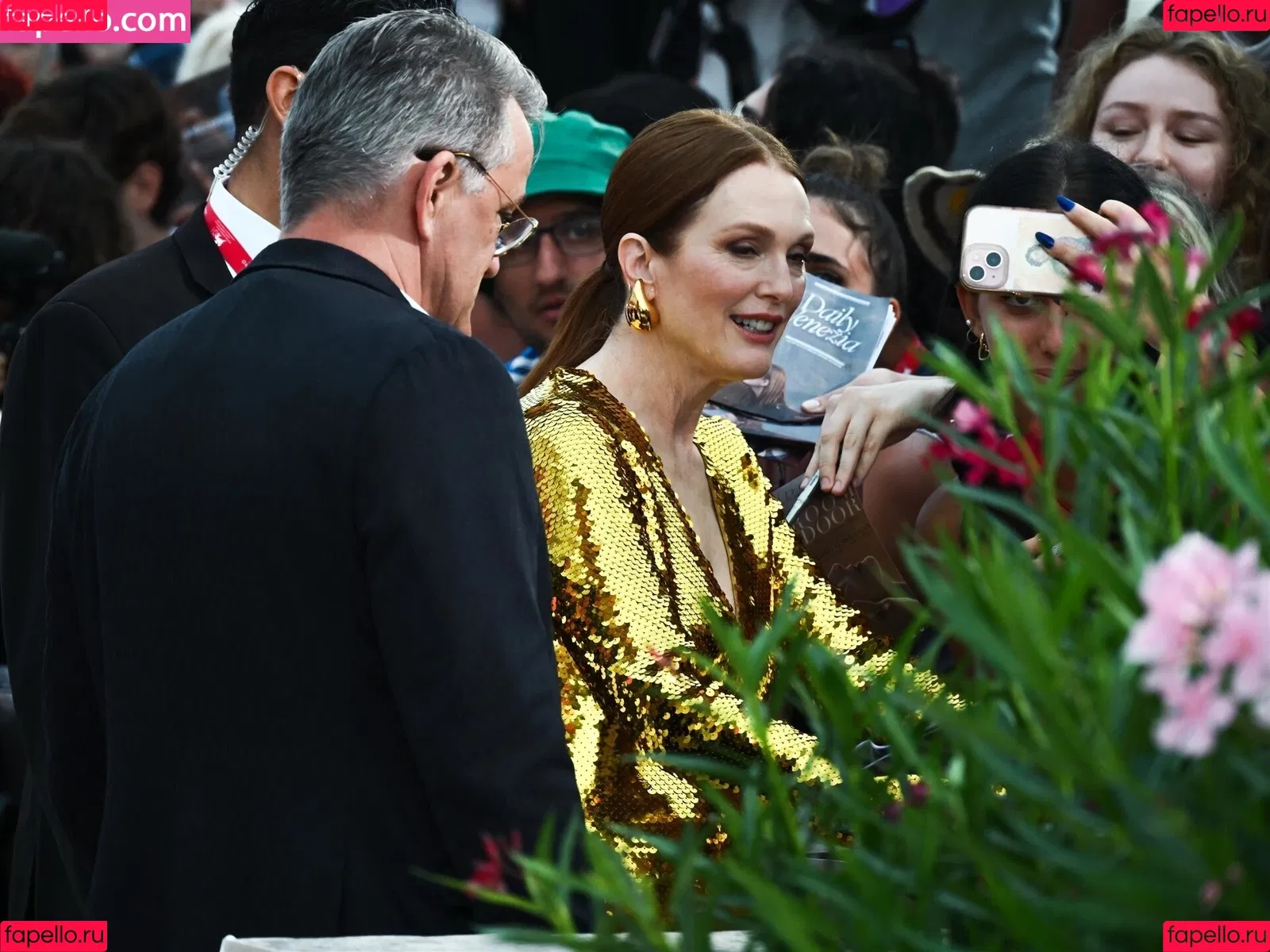 Julianne Moore Onlyfans Photo Gallery 