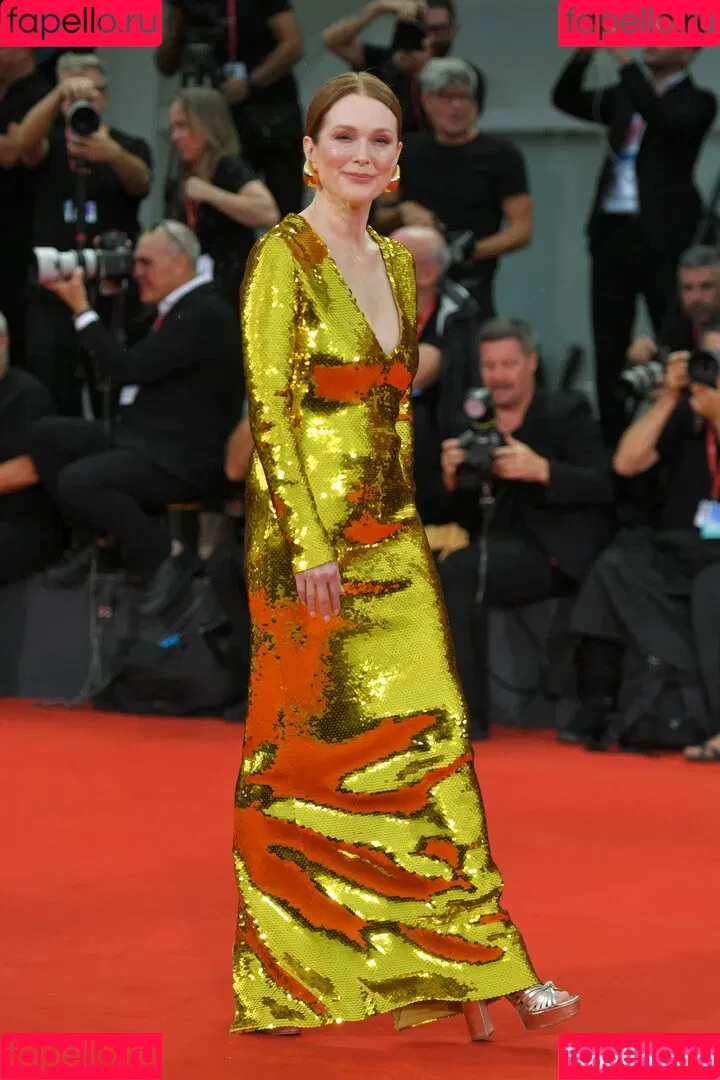 Julianne Moore Onlyfans Photo Gallery 