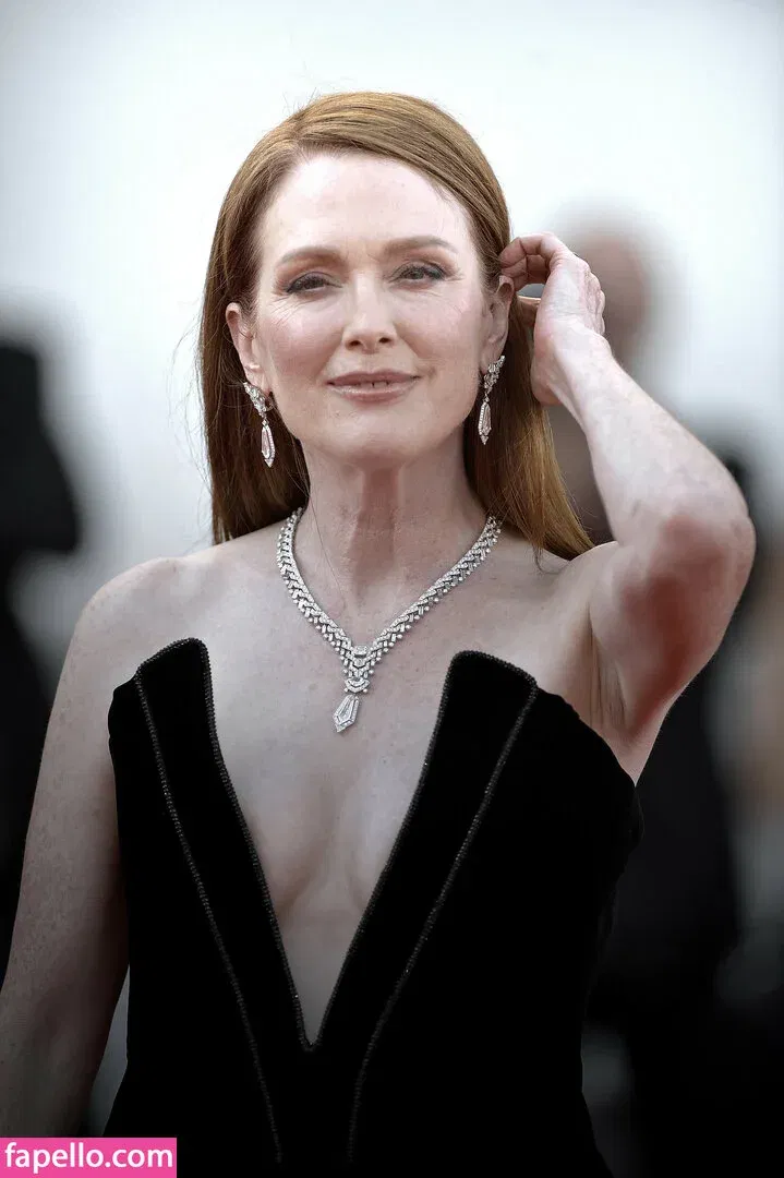 Julianne Moore Onlyfans Photo Gallery 