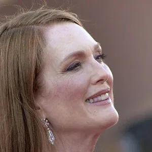 Julianne Moore Onlyfans Photo Gallery 