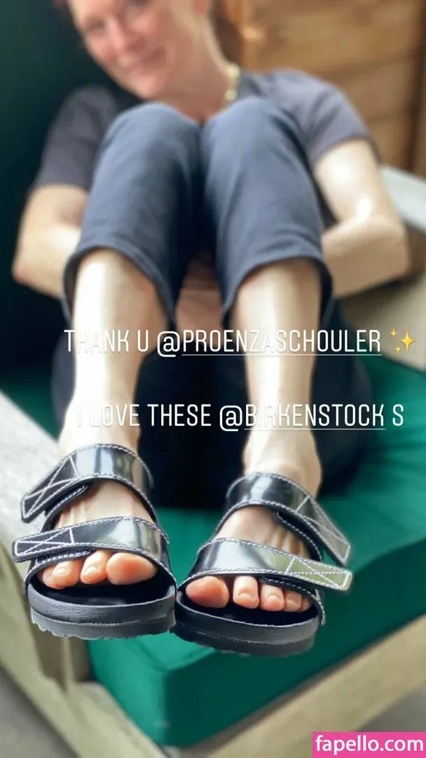 Julianne Moore Onlyfans Photo Gallery 