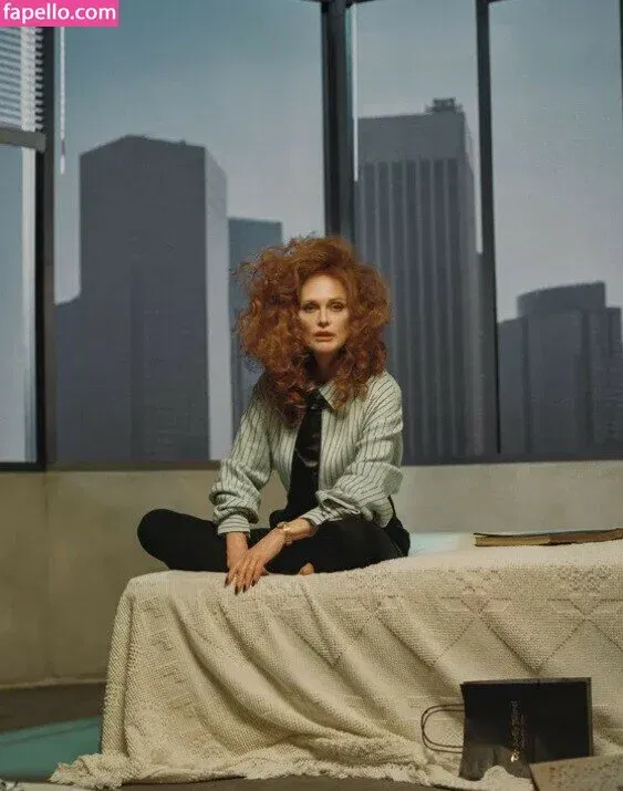 Julianne Moore Onlyfans Photo Gallery 