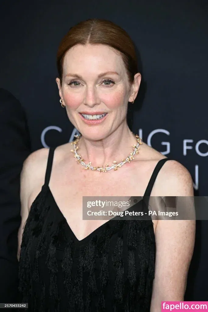 Julianne Moore Onlyfans Photo Gallery 