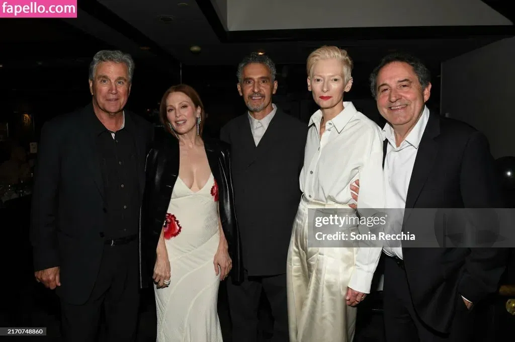 Julianne Moore Onlyfans Photo Gallery 