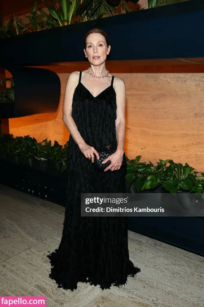 Julianne Moore Onlyfans Photo Gallery 