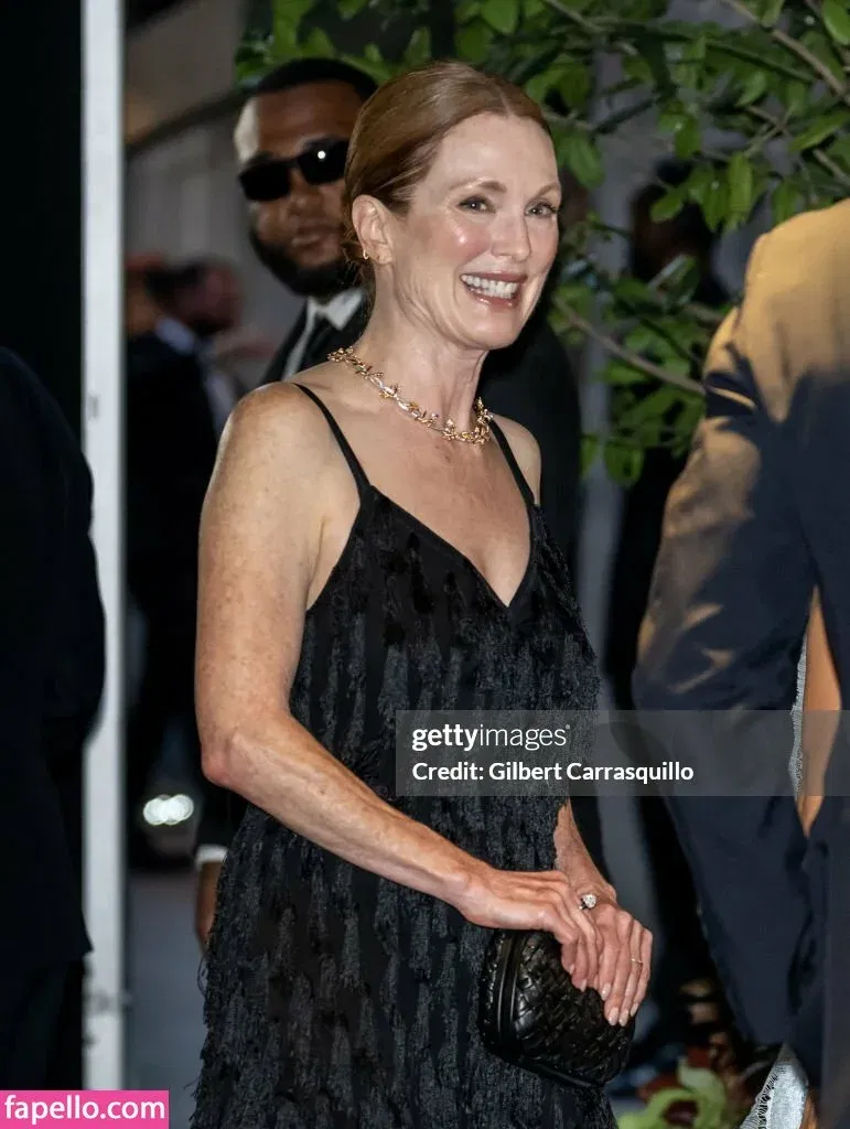 Julianne Moore Onlyfans Photo Gallery 