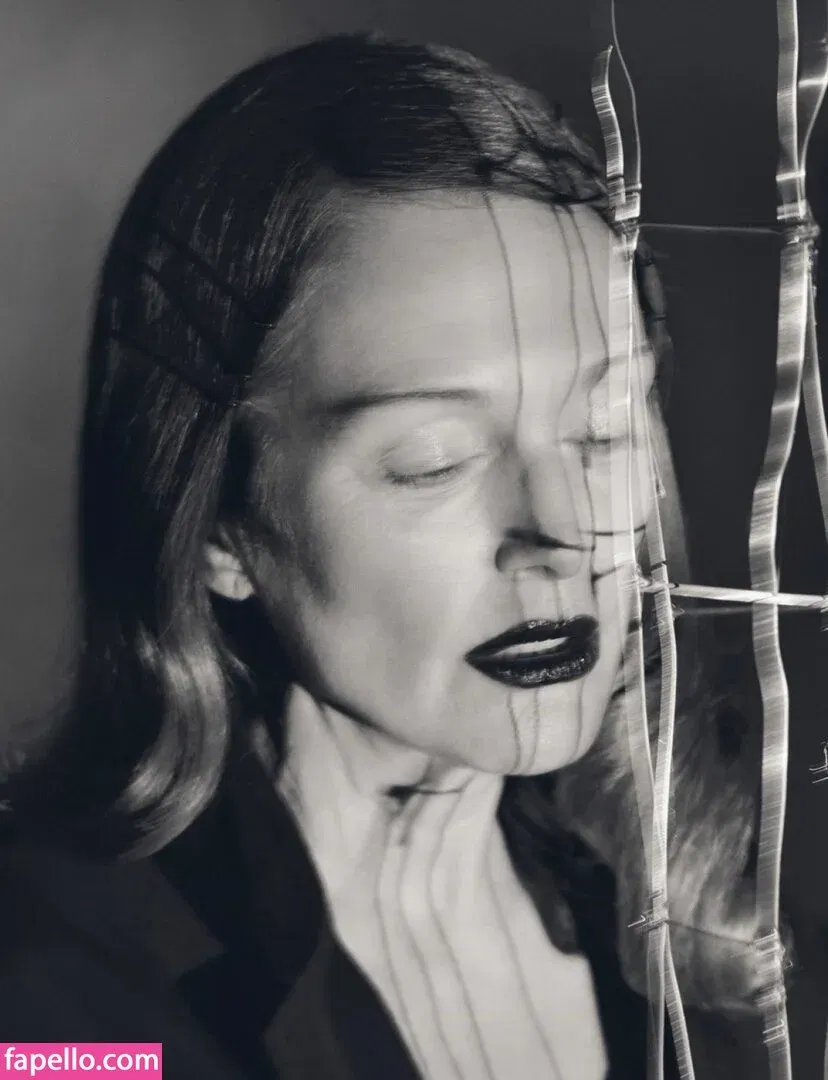 Julianne Moore Onlyfans Photo Gallery 