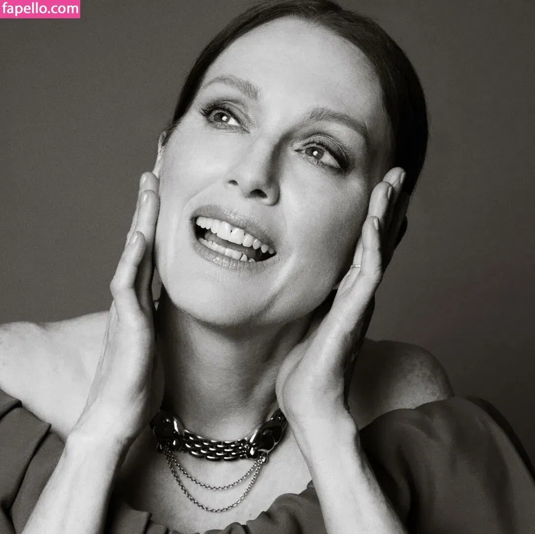 Julianne Moore Onlyfans Photo Gallery 