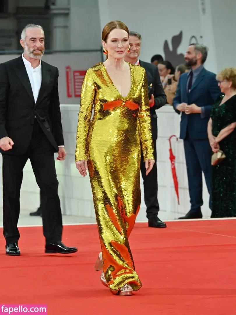 Julianne Moore Onlyfans Photo Gallery 