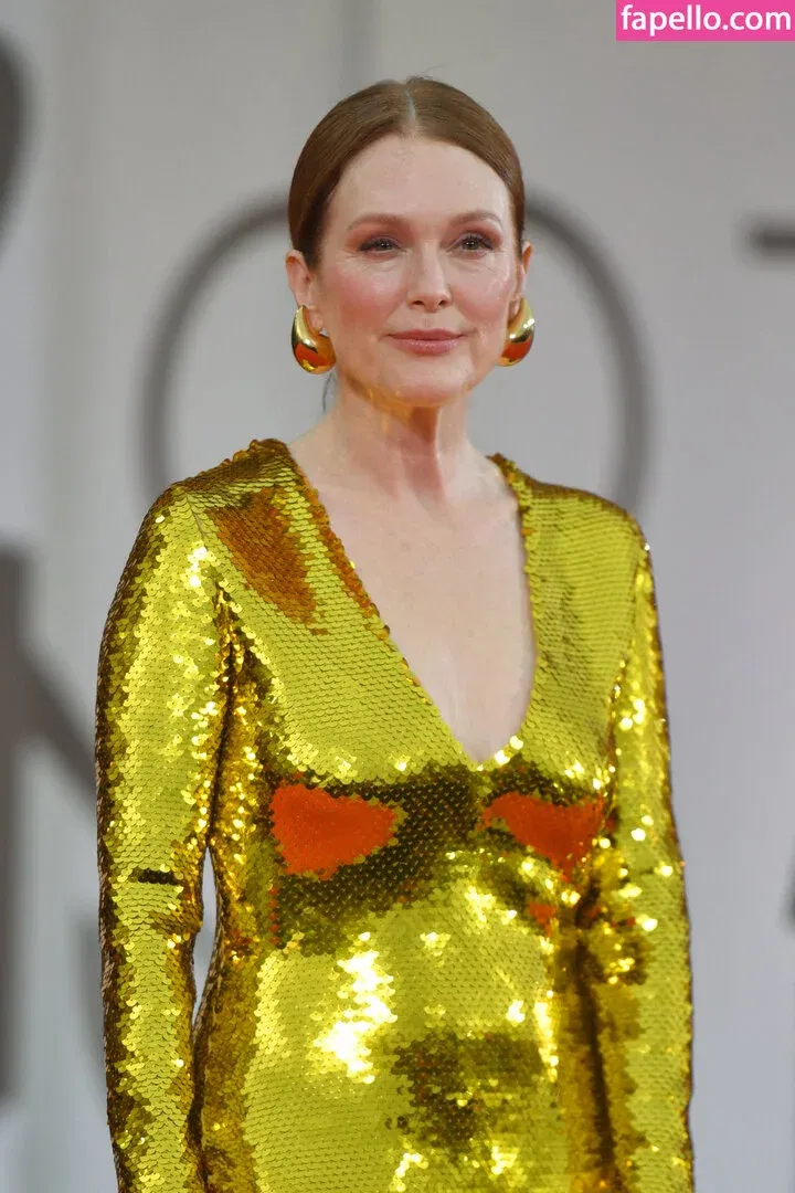 Julianne Moore Onlyfans Photo Gallery 