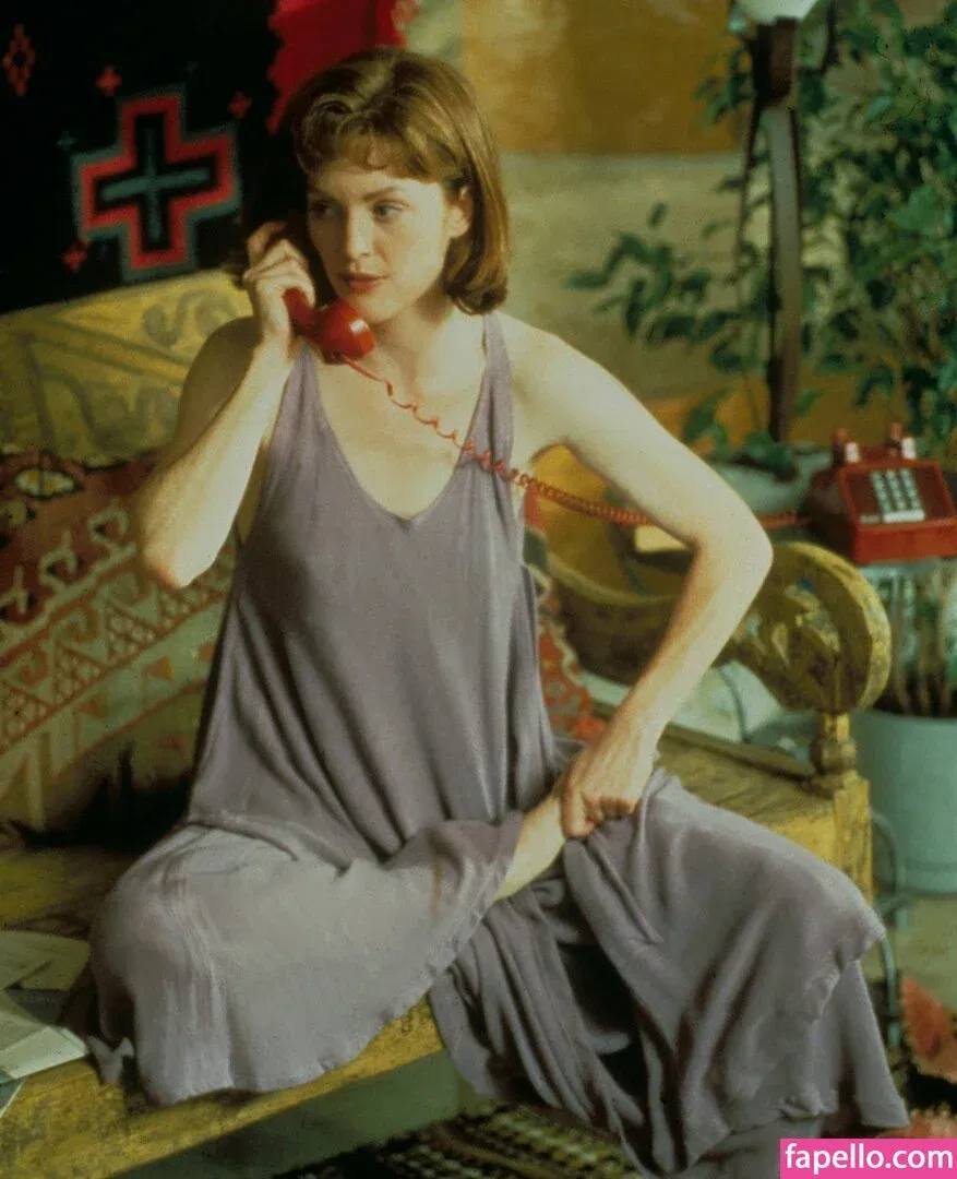 Julianne Moore Onlyfans Photo Gallery 