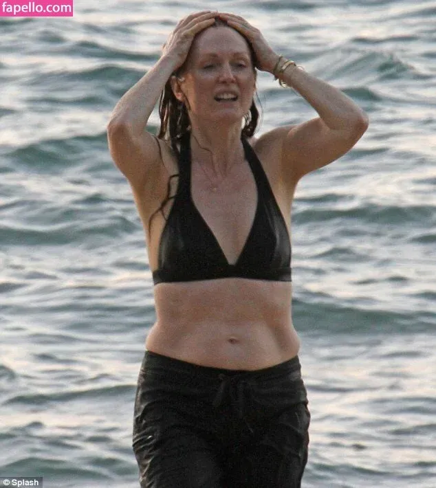 Julianne Moore Onlyfans Photo Gallery 