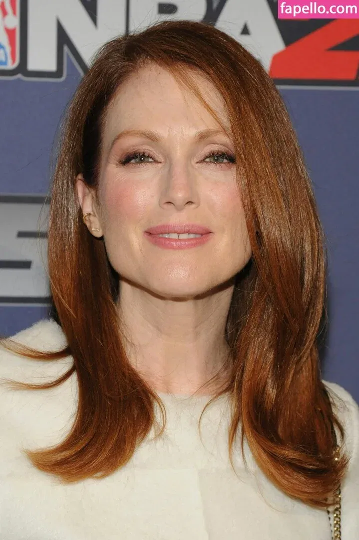 Julianne Moore Onlyfans Photo Gallery 