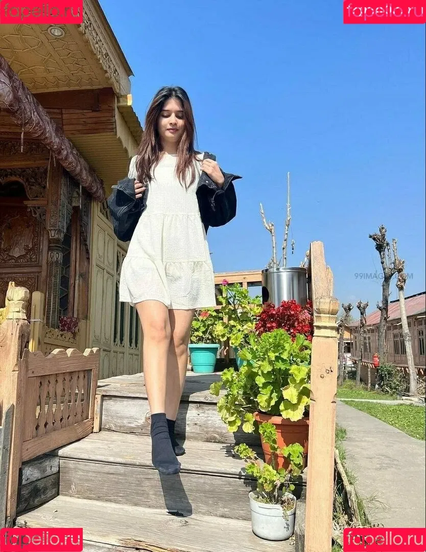 Bhavika Sharma Onlyfans Photo Gallery 