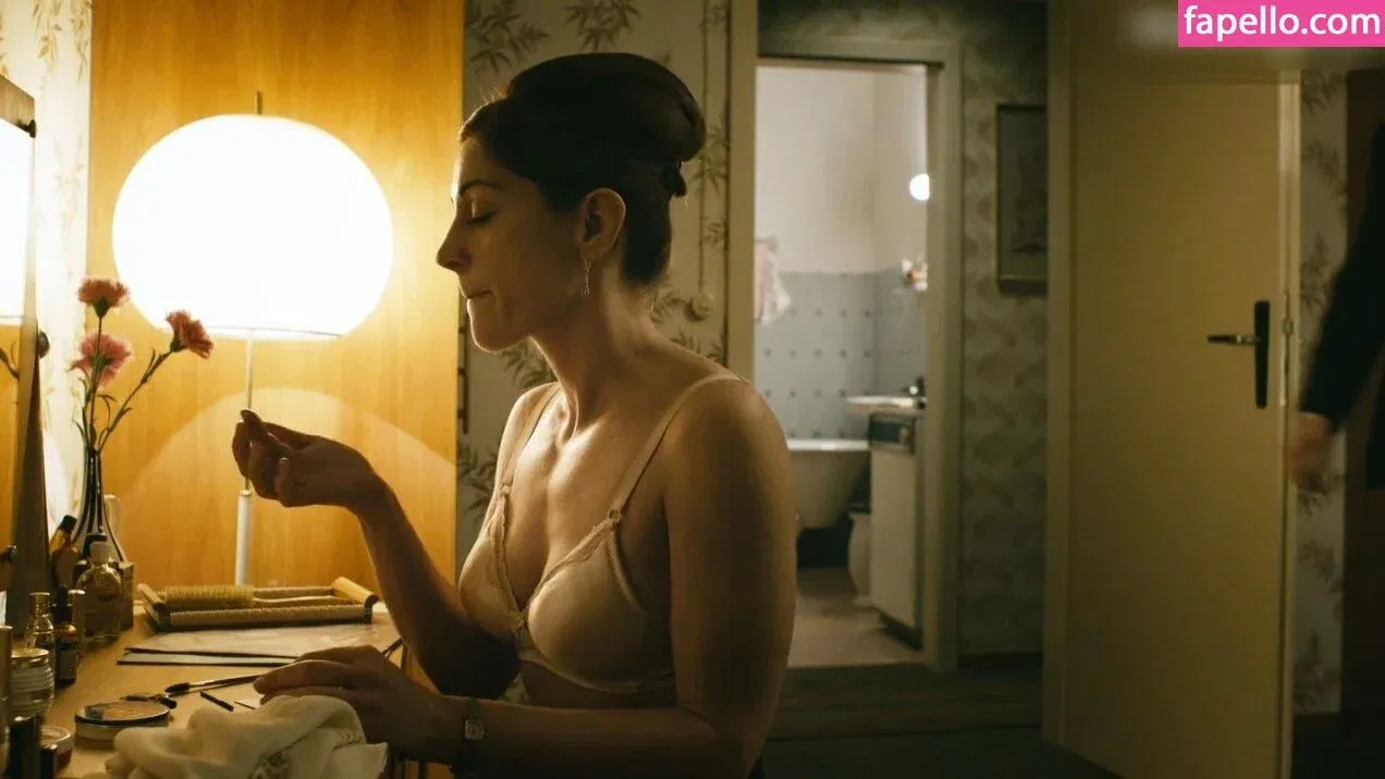 Ulrike C. Tscharre Onlyfans Photo Gallery 