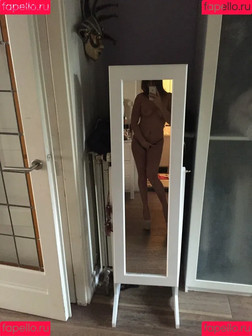 Laura Ponticorvo Onlyfans Photo Gallery 