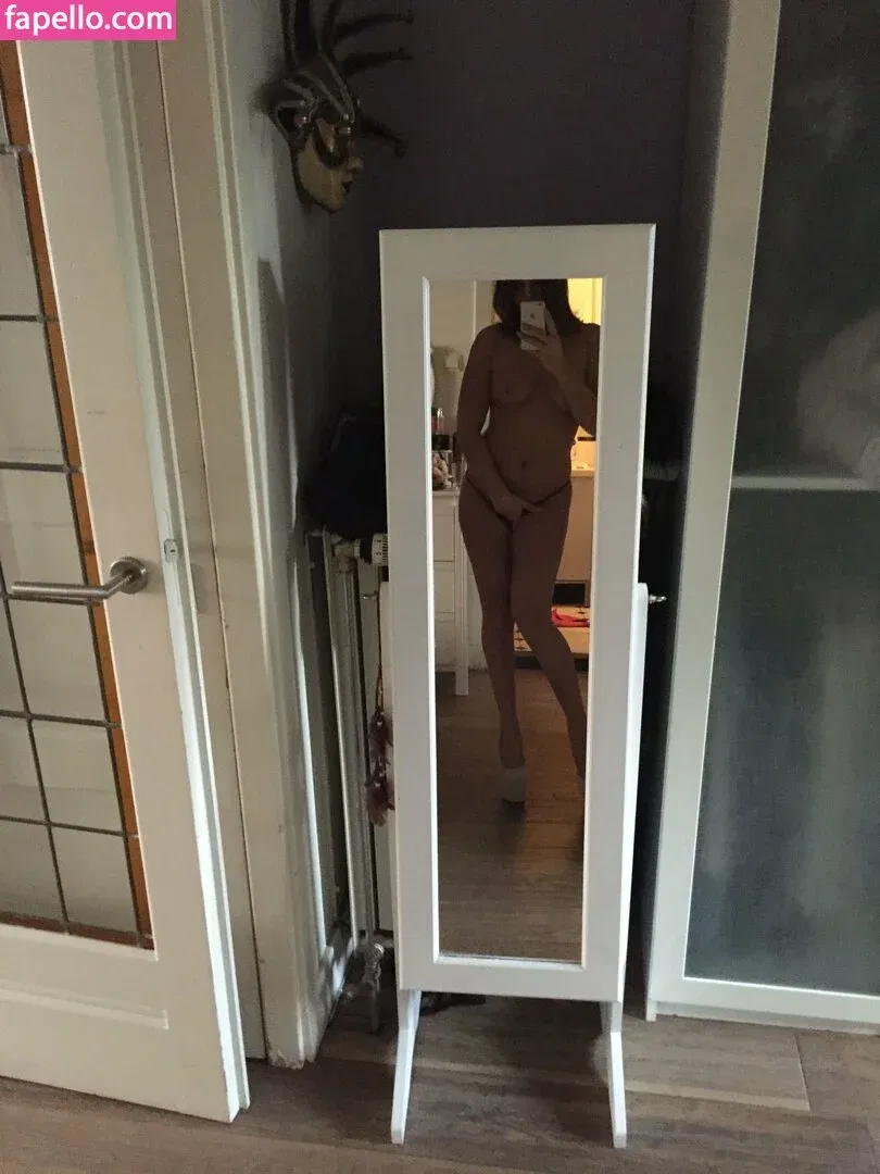 Laura Ponticorvo Onlyfans Photo Gallery 