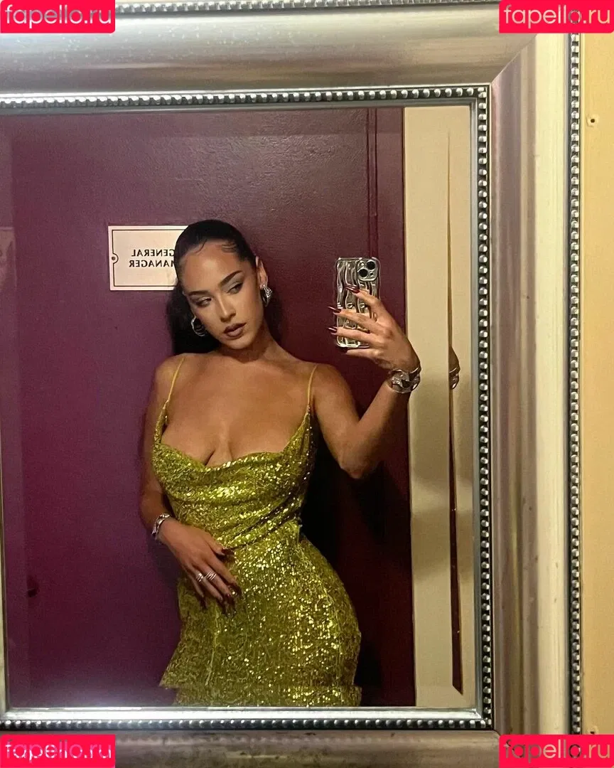 maetasworld Onlyfans Photo Gallery 