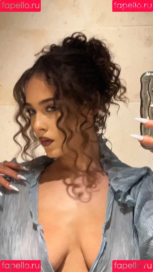 maetasworld Onlyfans Photo Gallery 