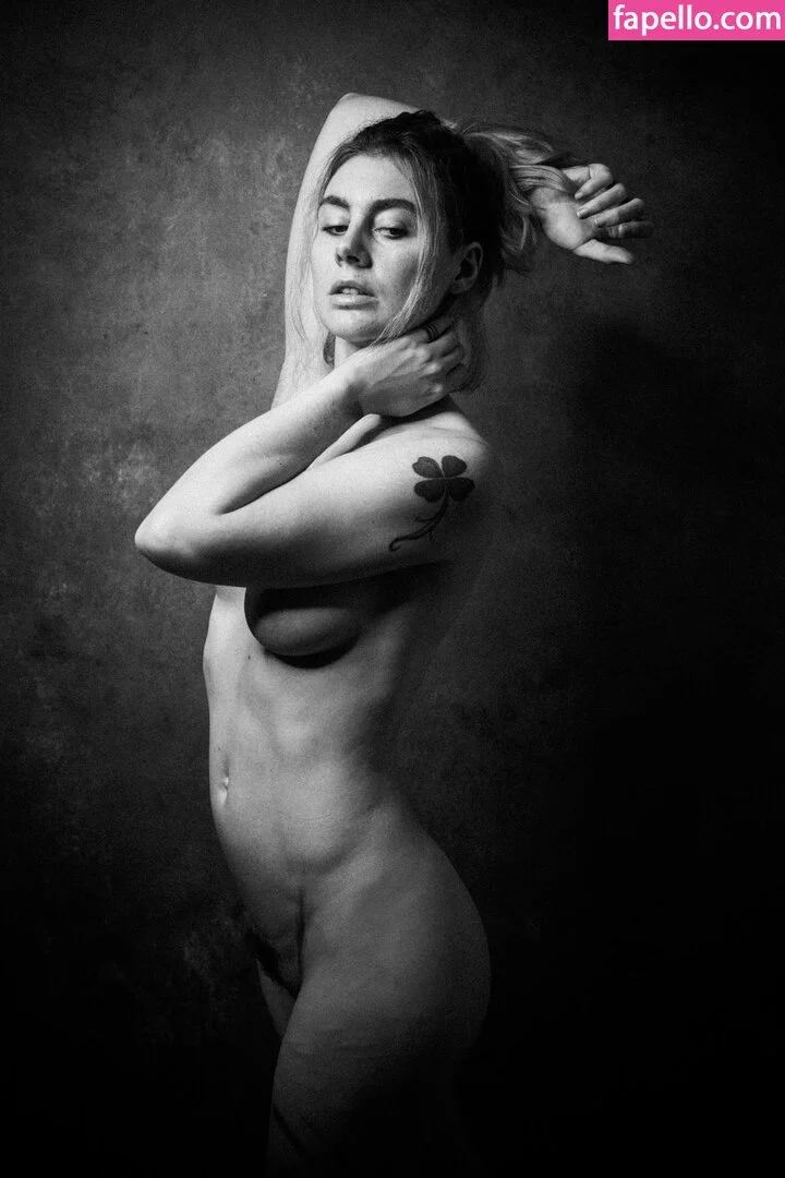 Muriel la Roja Onlyfans Photo Gallery 