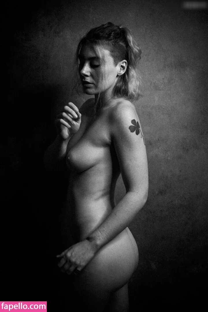 Muriel la Roja Onlyfans Photo Gallery 