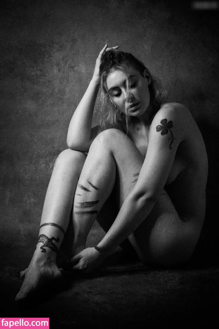 Muriel la Roja Onlyfans Photo Gallery 