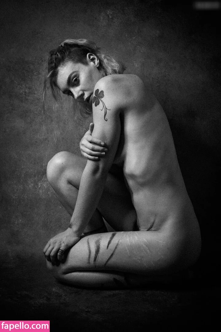 Muriel la Roja Onlyfans Photo Gallery 