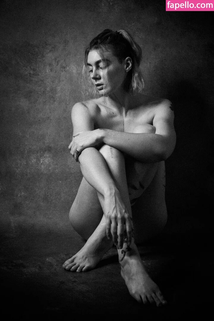 Muriel la Roja Onlyfans Photo Gallery 