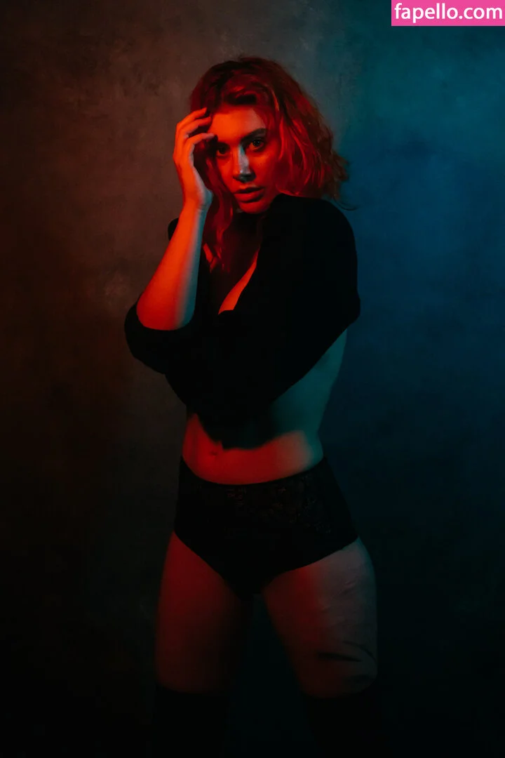 Muriel la Roja Onlyfans Photo Gallery 