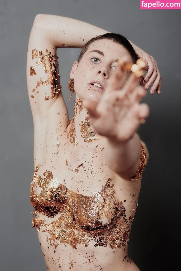 Muriel la Roja Onlyfans Photo Gallery 