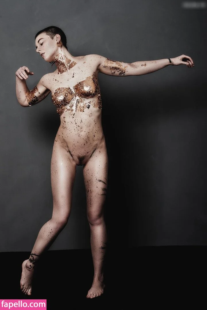 Muriel la Roja Onlyfans Photo Gallery 