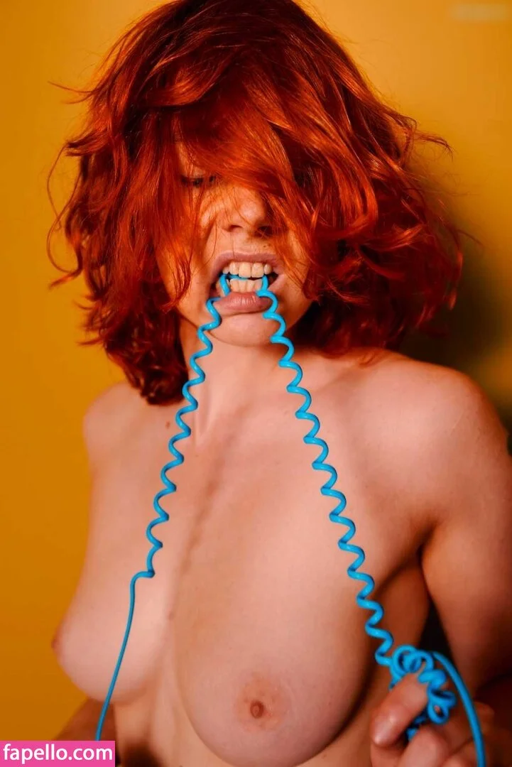 Muriel la Roja Onlyfans Photo Gallery 