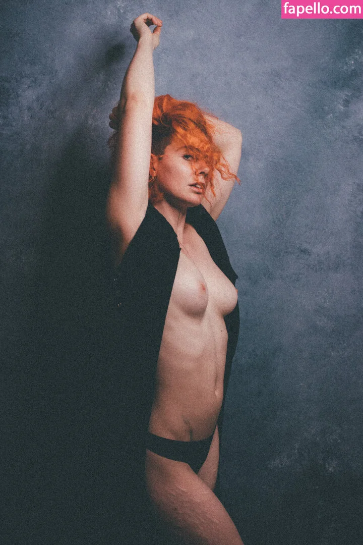 Muriel la Roja Onlyfans Photo Gallery 