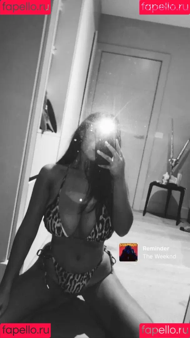 Darcy Buchan Onlyfans Photo Gallery 