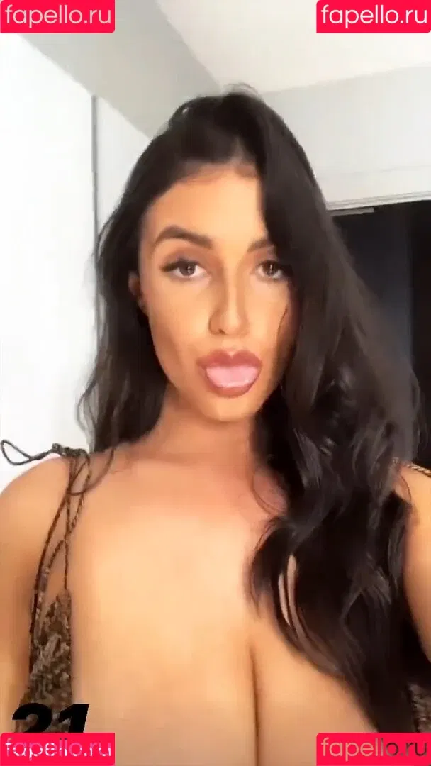 Darcy Buchan Onlyfans Photo Gallery 
