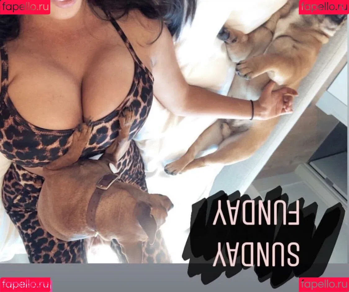 Darcy Buchan Onlyfans Photo Gallery 