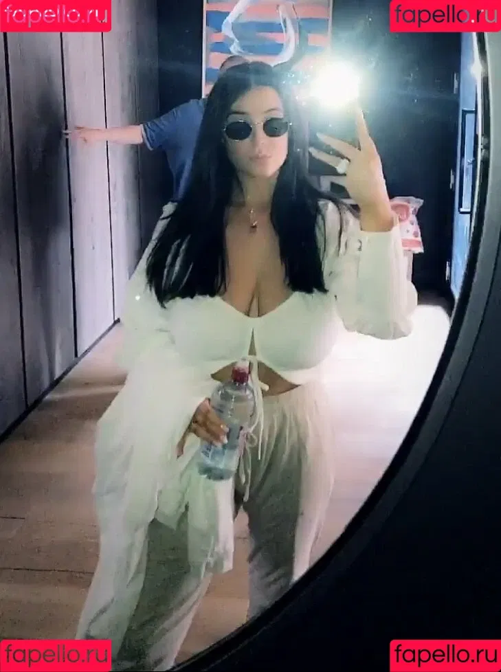 Darcy Buchan Onlyfans Photo Gallery 