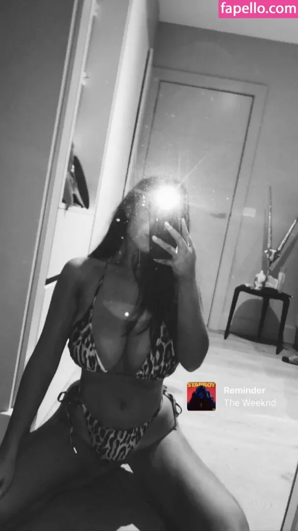 Darcy Buchan Onlyfans Photo Gallery 