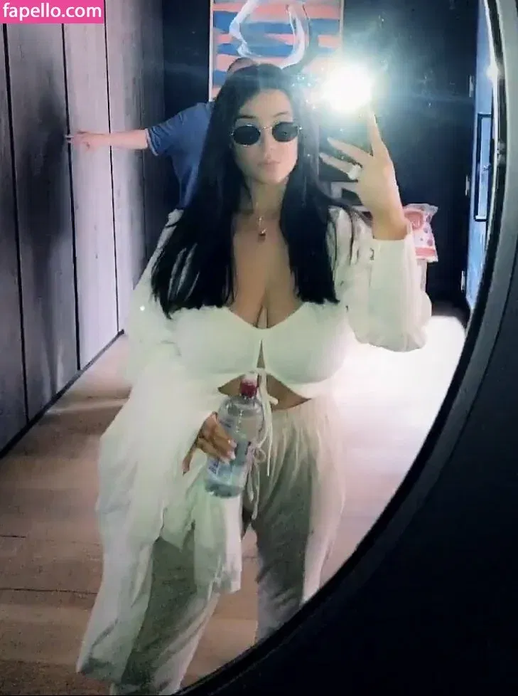 Darcy Buchan Onlyfans Photo Gallery 