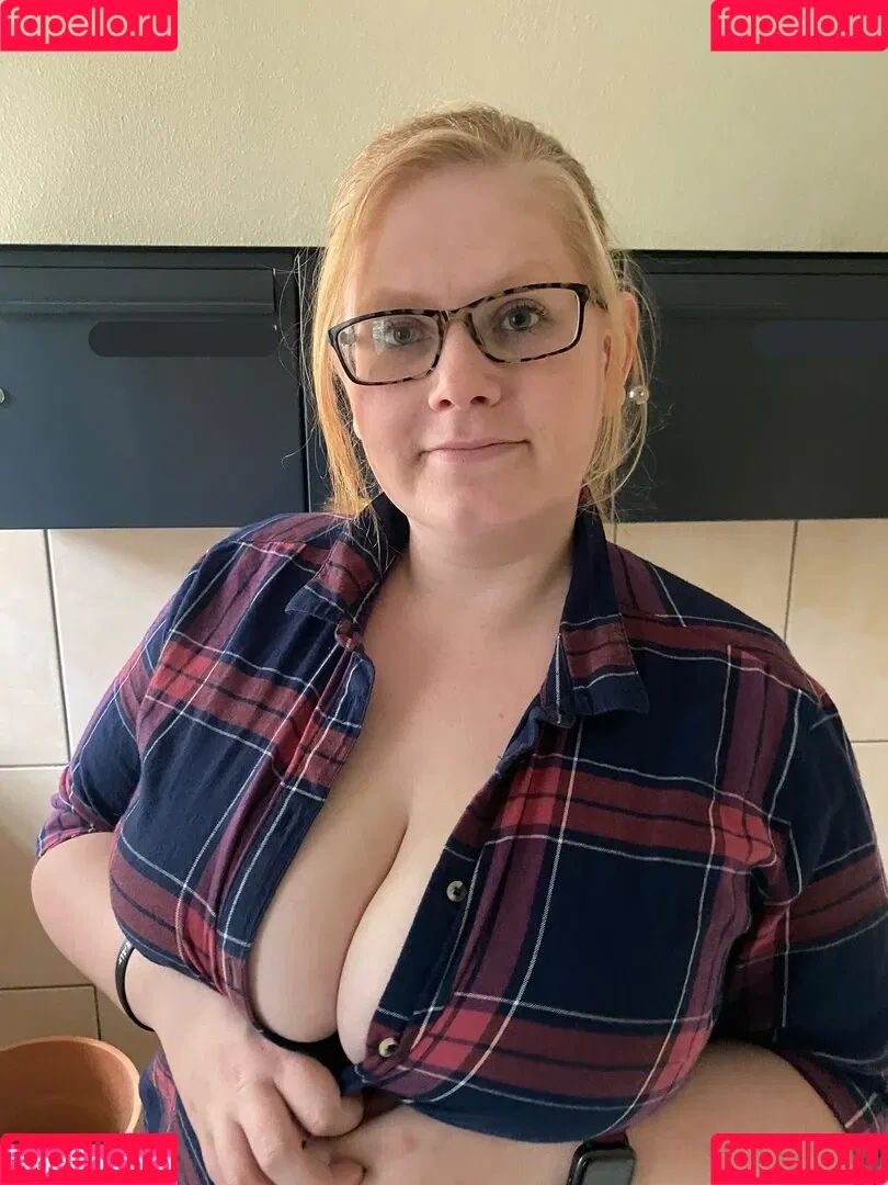 1279 Onlyfans Photo Gallery 