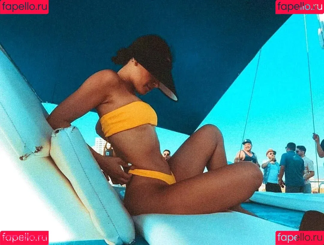 Nayvi Díaz Onlyfans Photo Gallery 