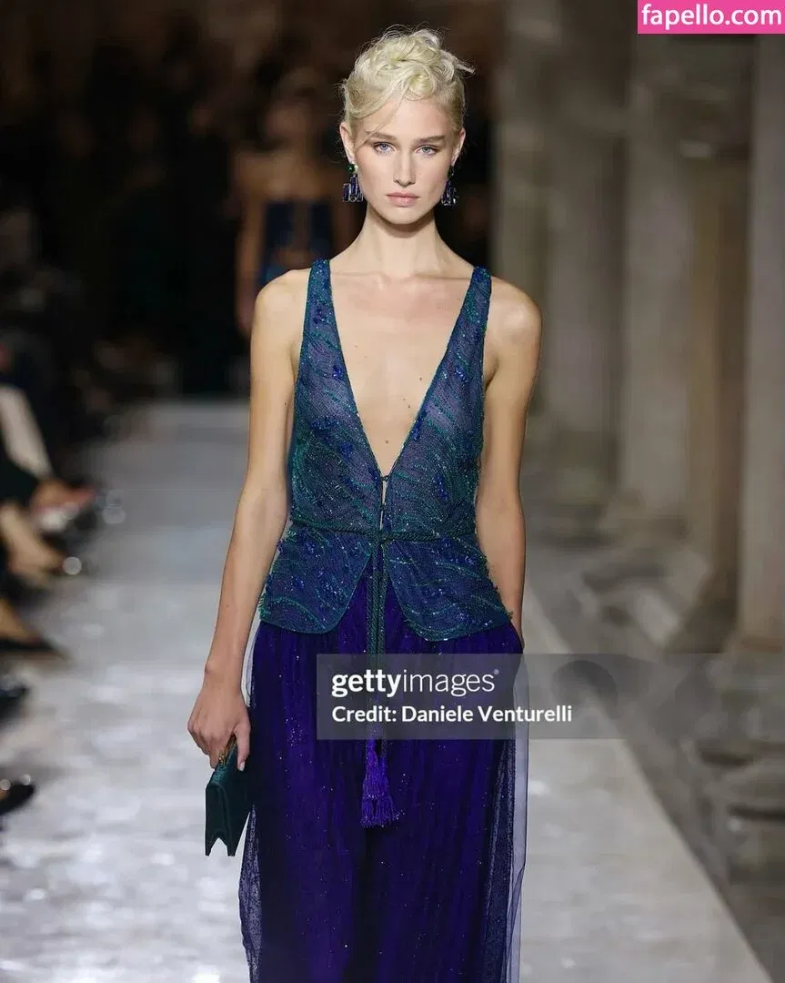 Lara Cosima Onlyfans Photo Gallery 